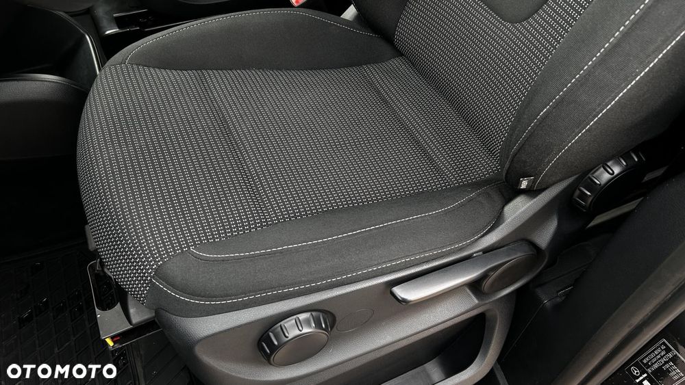 Mercedes-Benz Klasa V - 11