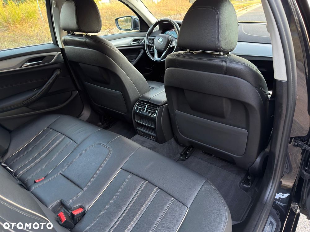 BMW Seria 5 530e Luxury Line sport - 22