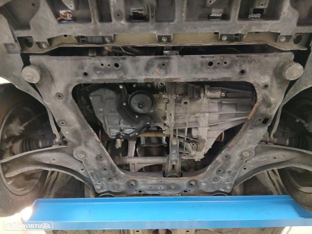 Charriot frente NISSAN Pulsar Hatchback (C13) - 1