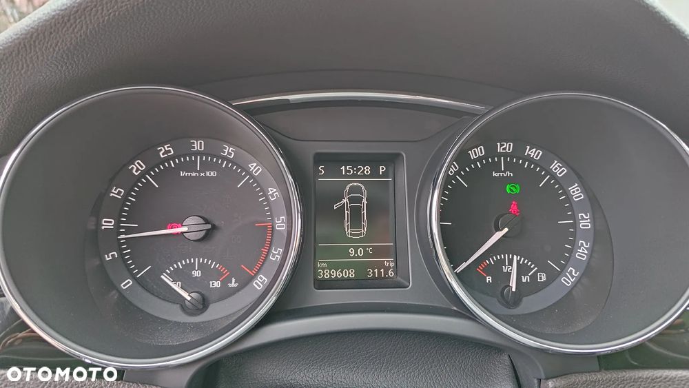 Skoda Superb 2.0 TDI L&K DSG - 14