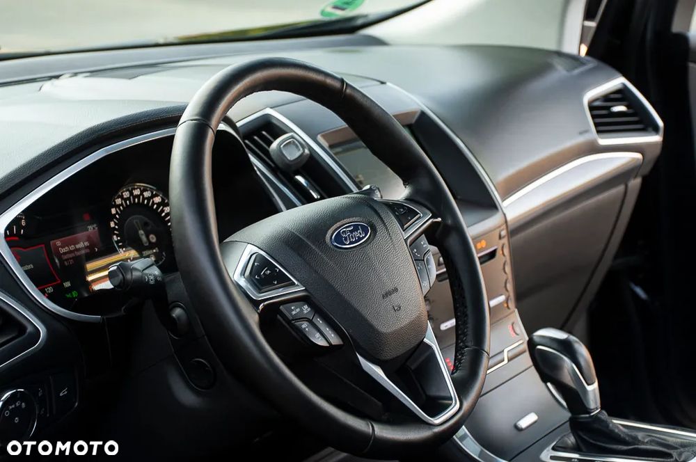 Ford Edge 2.0 TDCi Twin-Turbo 4WD Titanium - 35