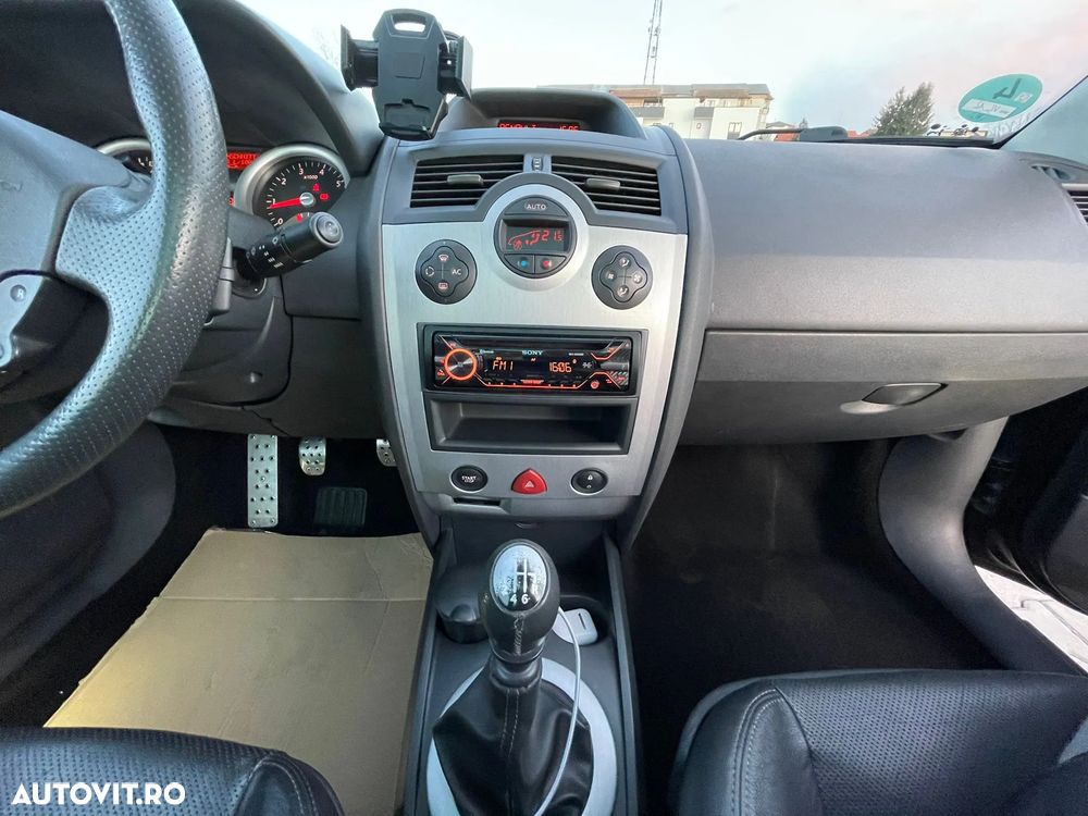 Renault Megane 2.0 Turbo Coupe-Cabriolet Dynamique - 9