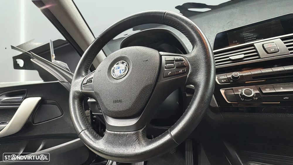 BMW 118 d Line Urban - 16