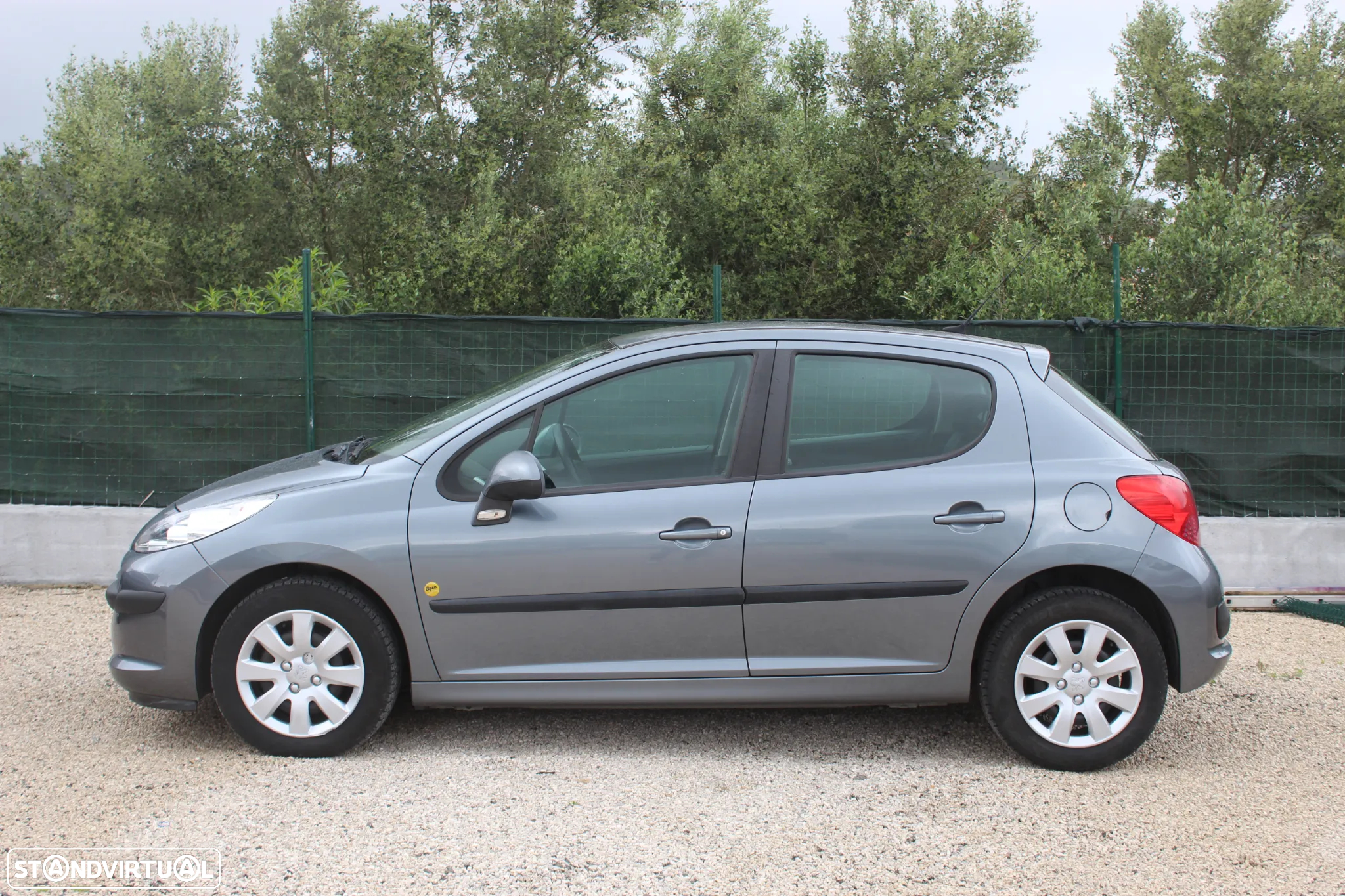Peugeot 207 1.4 16V Trendy - 3