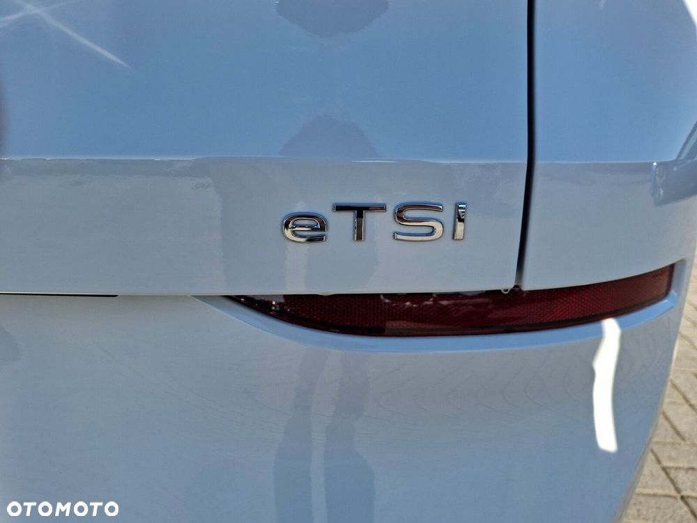 Volkswagen T-Roc 1.5 eTSI Life DSG - 11