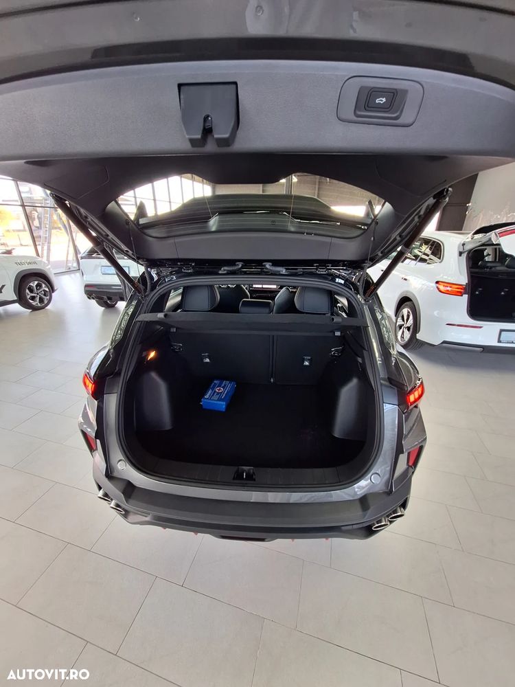 Geely Coolray - 22