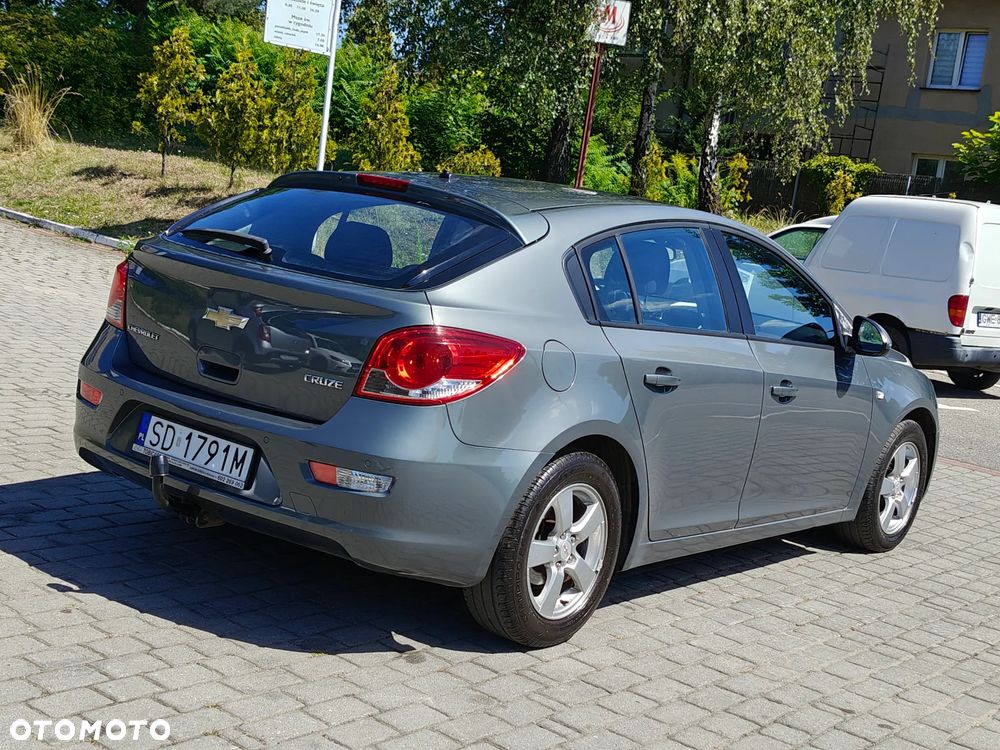 Chevrolet Cruze 1.6 LT - 12