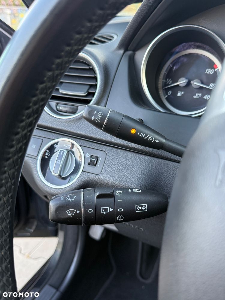 Mercedes-Benz Klasa C 180 CGI Automatik BlueEFFICIENCY - 28