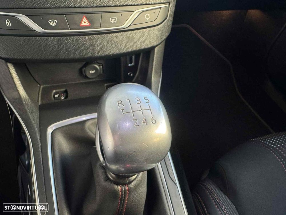 Peugeot 308 1.2 PureTech GT Line - 18