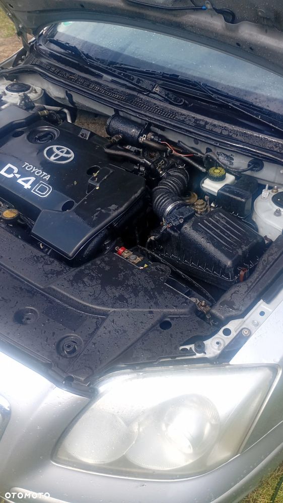 Toyota Avensis 2.0 D-4D - 24