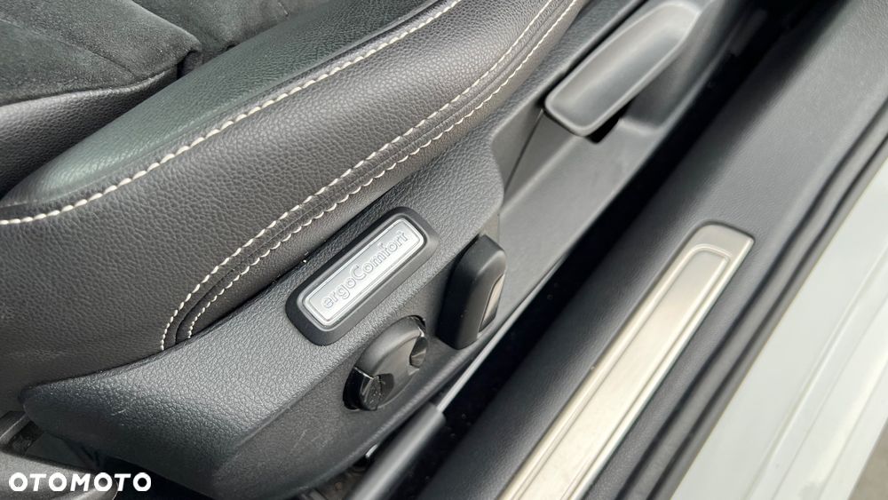 Volkswagen Passat 2.0 TSI Elegance DSG - 19