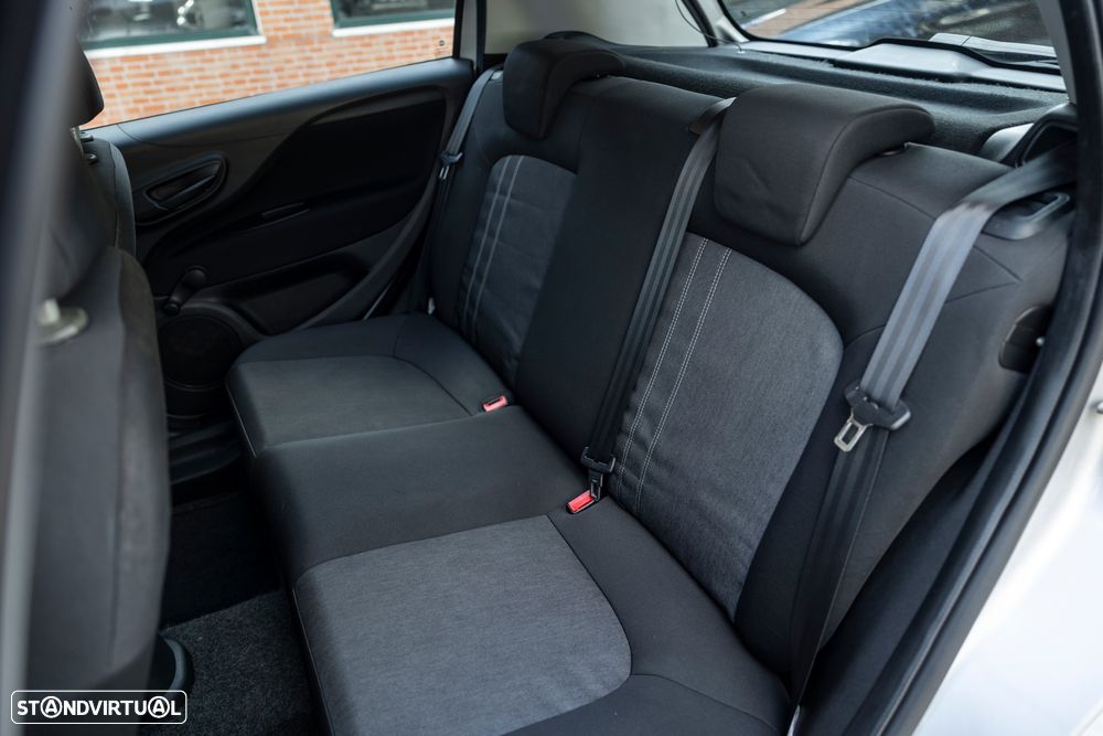 Fiat Punto 1.3 M-Jet Lounge S&S - 12