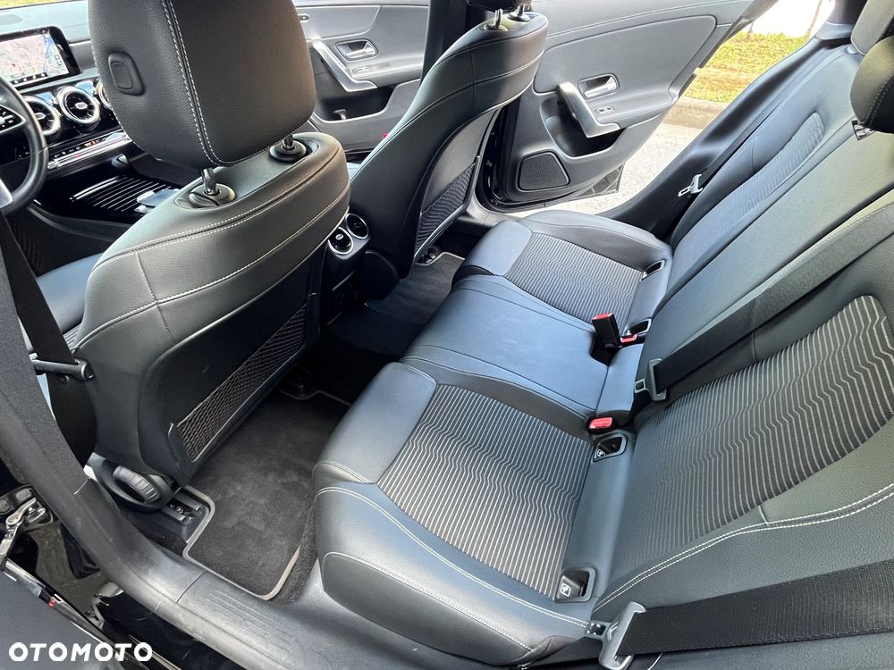 Mercedes-Benz CLA 220 d 8G-DCT - 30