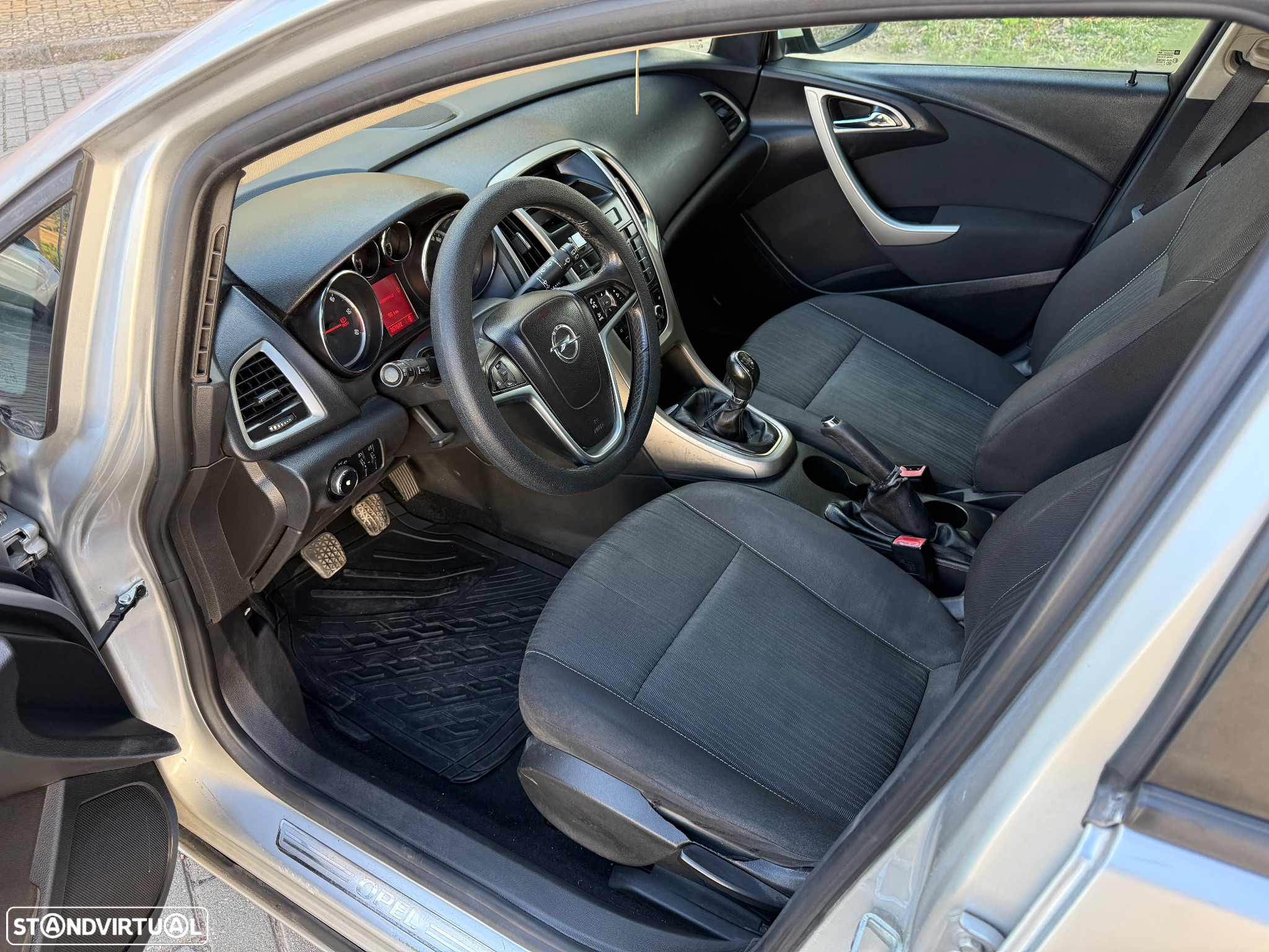 Opel Astra 1.3 CDTi Enjoy EcoFLEX - 9