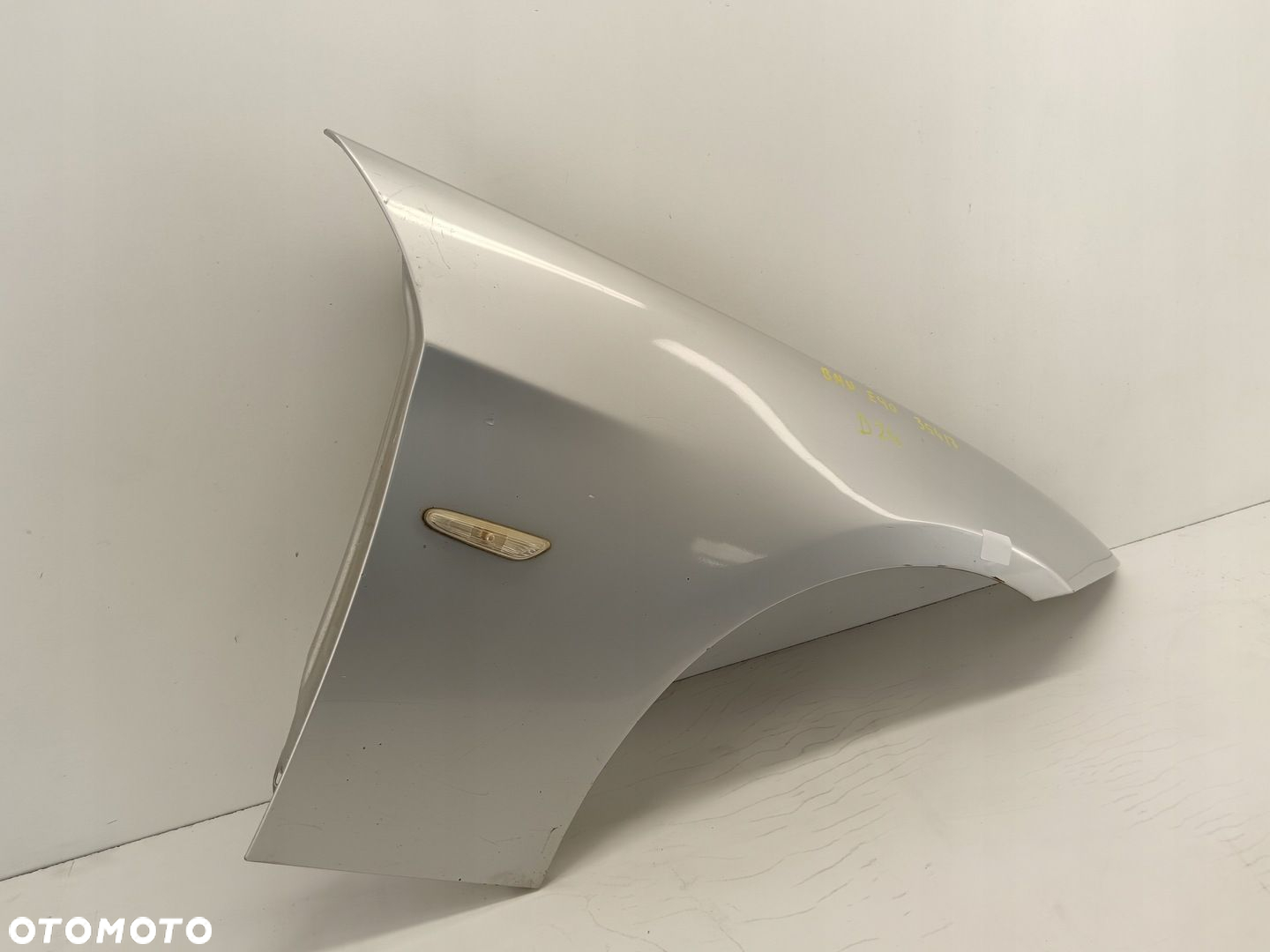 BŁOTNIK PRAWY PRZEDNI BMW 3 E90 05-12 354/7 - 2