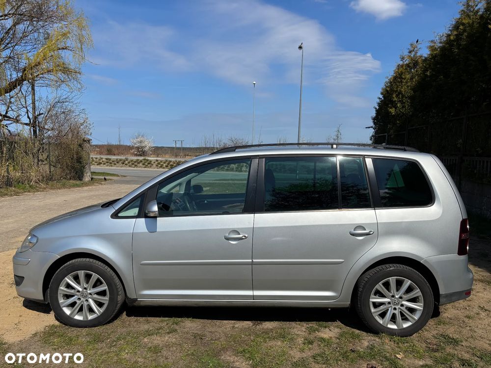 Volkswagen Touran 2.0 TDI DPF Highline - 15