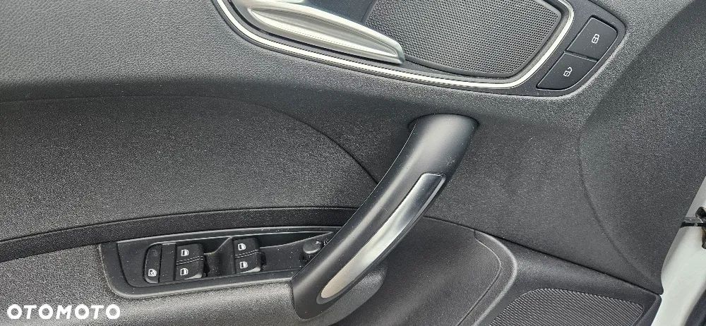 Audi A1 Sportback 1.6 TDI S line Sportpaket - 17