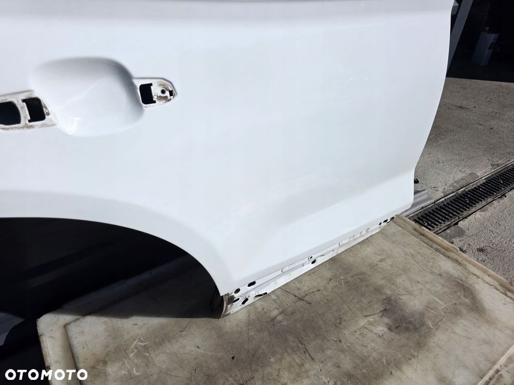 DRZWI PRAWY TYŁ AUDI Q5 FY 80A LY9C - 4
