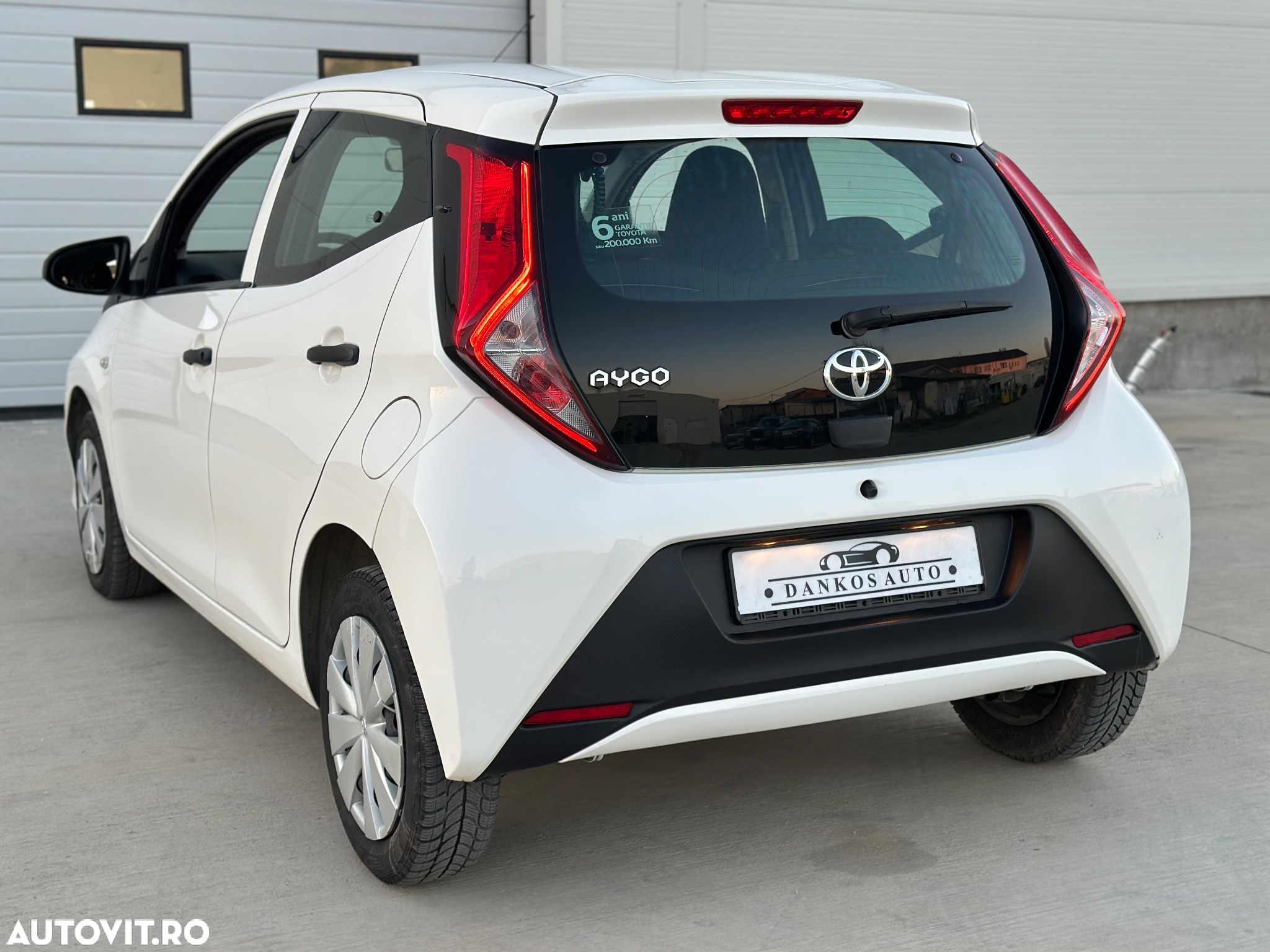 Toyota Aygo 1.0 VVY-I 5 usi X-cite - 12