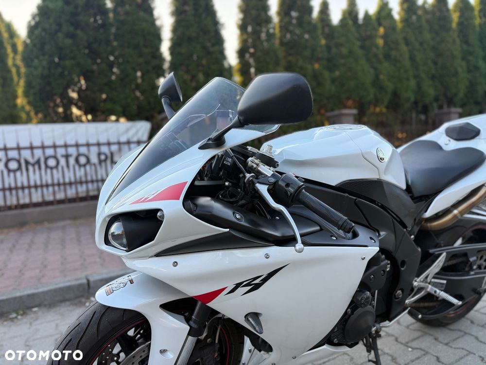 Yamaha R1 - 20