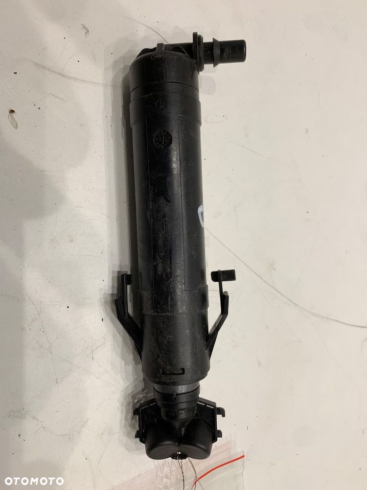 SPRYSKIWACZ REFLEKTORA PRAWY PRZÓD  VW PASSAT B7 Variant (365) 2010 - 2015 1.8 TSI 118 kW [160 KM] - 1