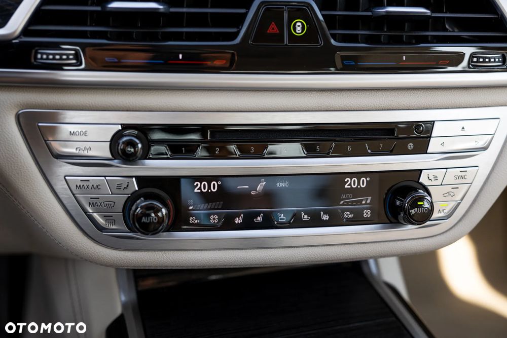 BMW Seria 7 750d xDrive sport - 29