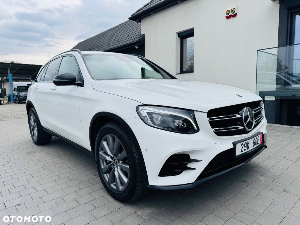 Mercedes-Benz GLC 250 4Matic 9G-TRONIC AMG Line - 2