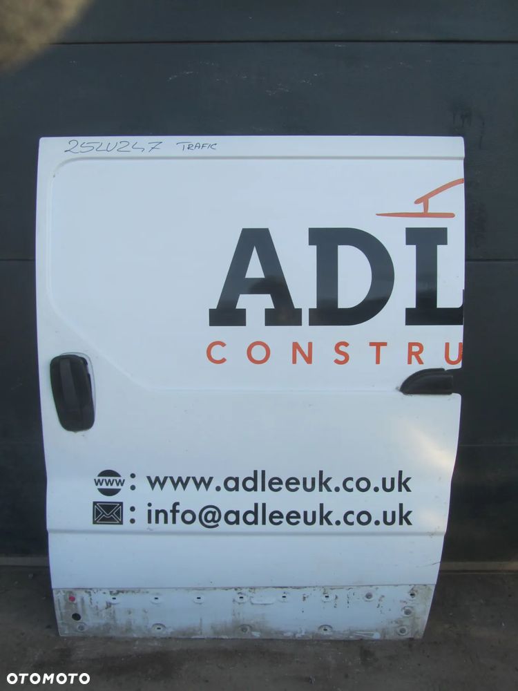 Renault  Trafic-Vivaro 01-14 drzwi lewy bok - 1