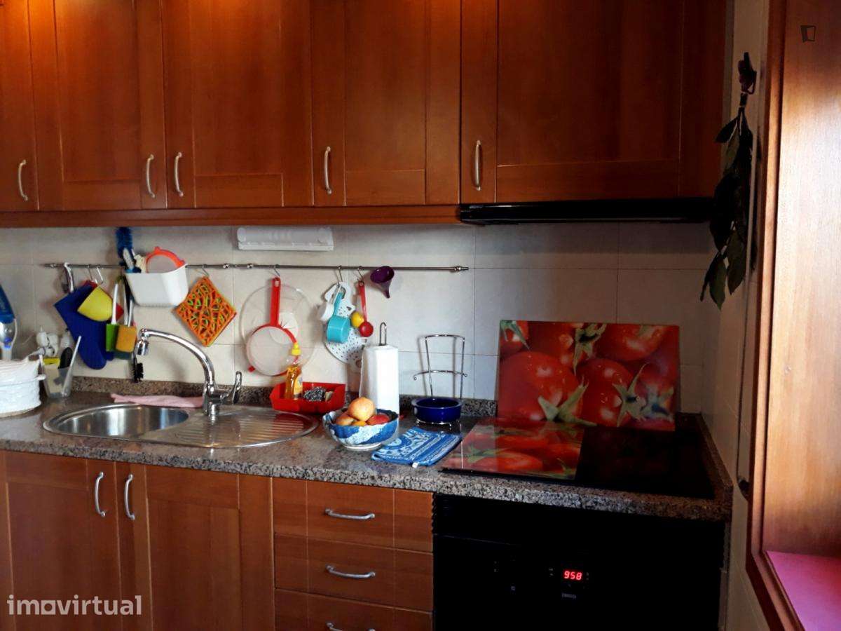 Quarto - localizado em Valongo Porto - Grande imagem: 4/12