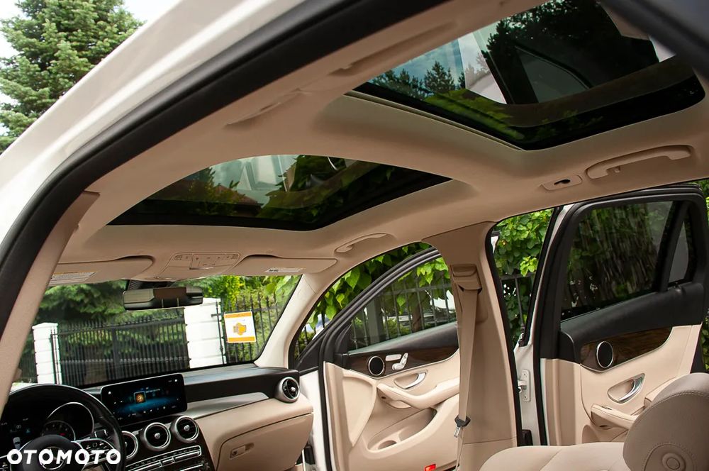 Mercedes-Benz GLC 300 4Matic 9G-TRONIC AMG Line - 22