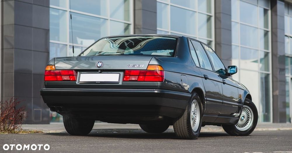 BMW Seria 7 750i - 9