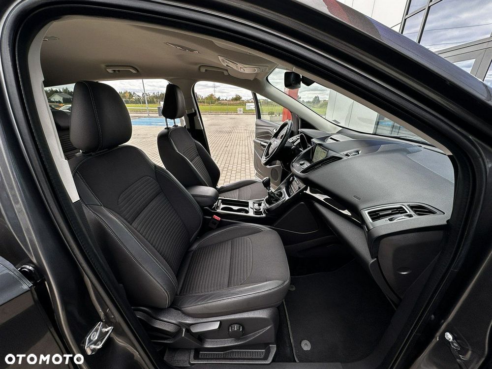Ford Kuga 1.5 EcoBoost 2x4 Titanium - 15