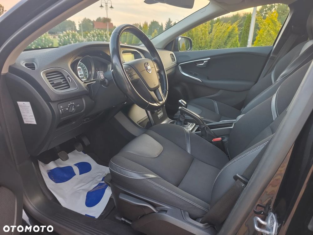 Volvo V40 D2 Summum - 9