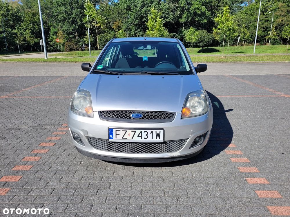 Ford Fiesta 1.4 Ambiente - 2