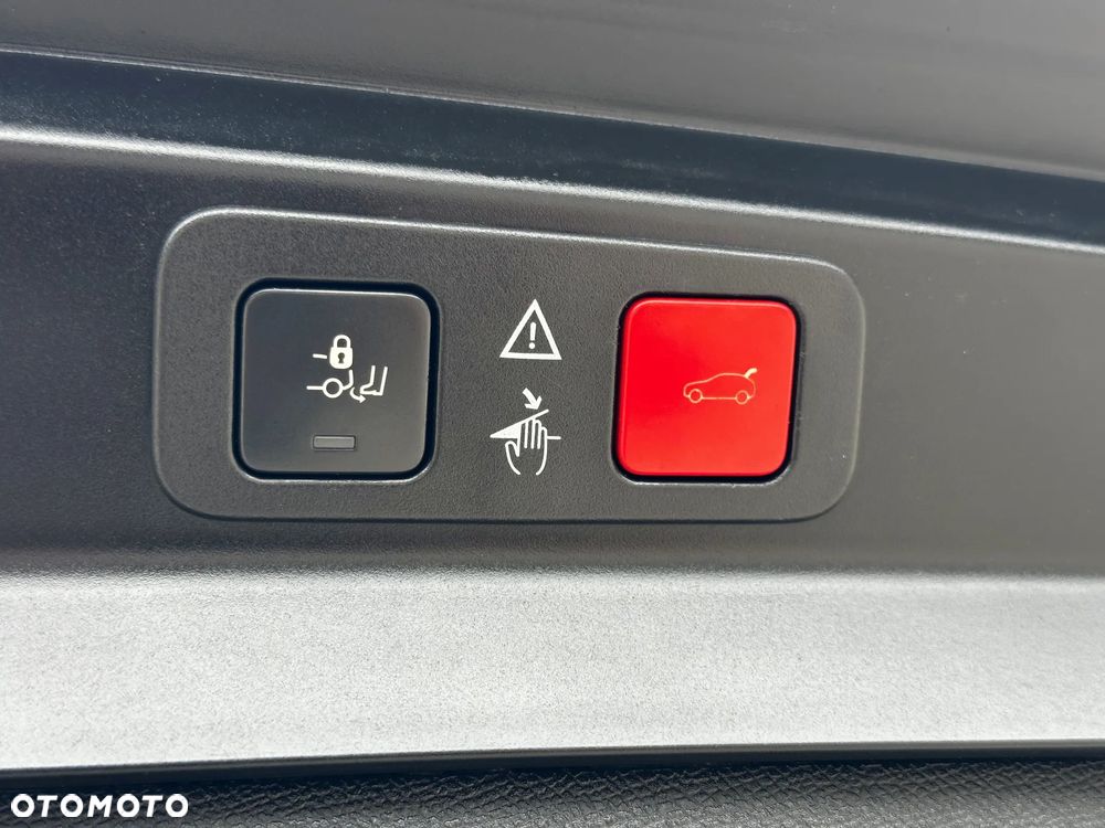 Peugeot 5008 BlueHDi 180 EAT8 GT Pack - 36