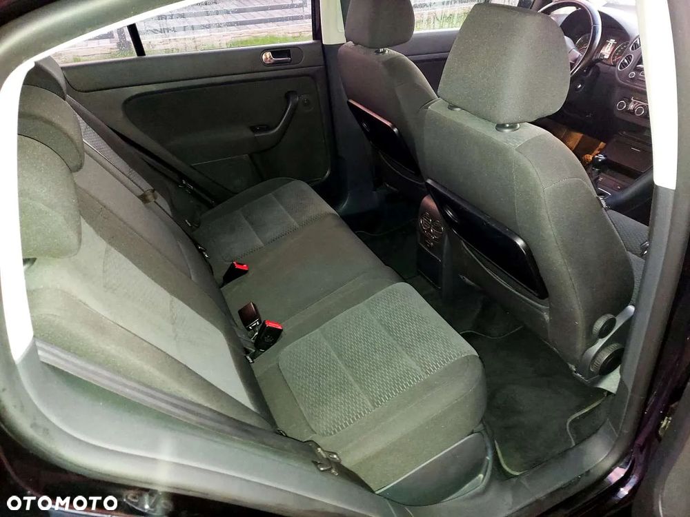 Volkswagen Golf Plus - 11