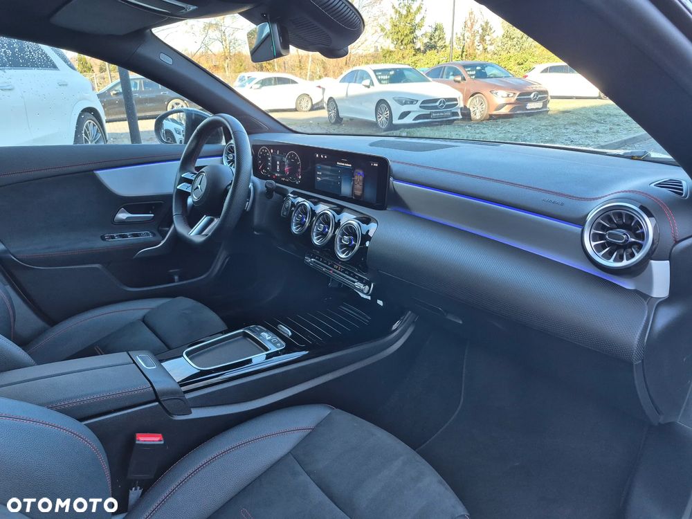 Mercedes-Benz CLA 200 AMG Line 7G-DCT - 28