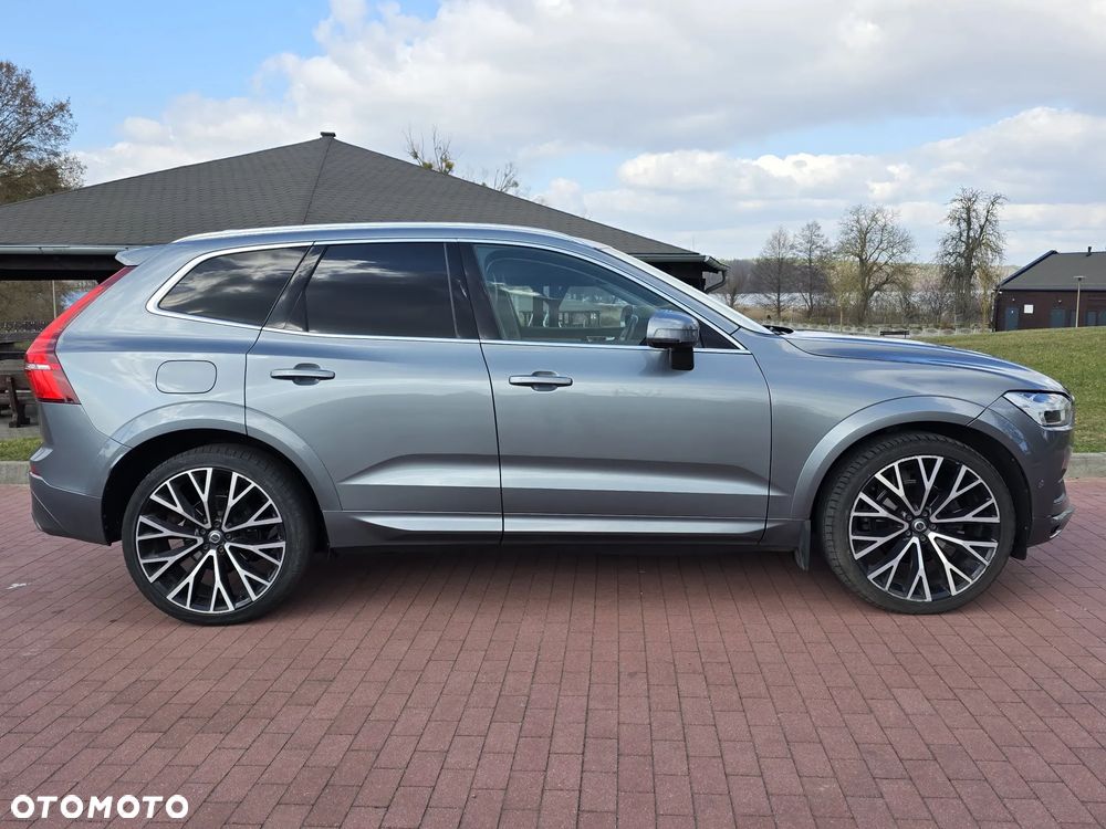 Volvo XC 60 T5 AWD Momentum - 4