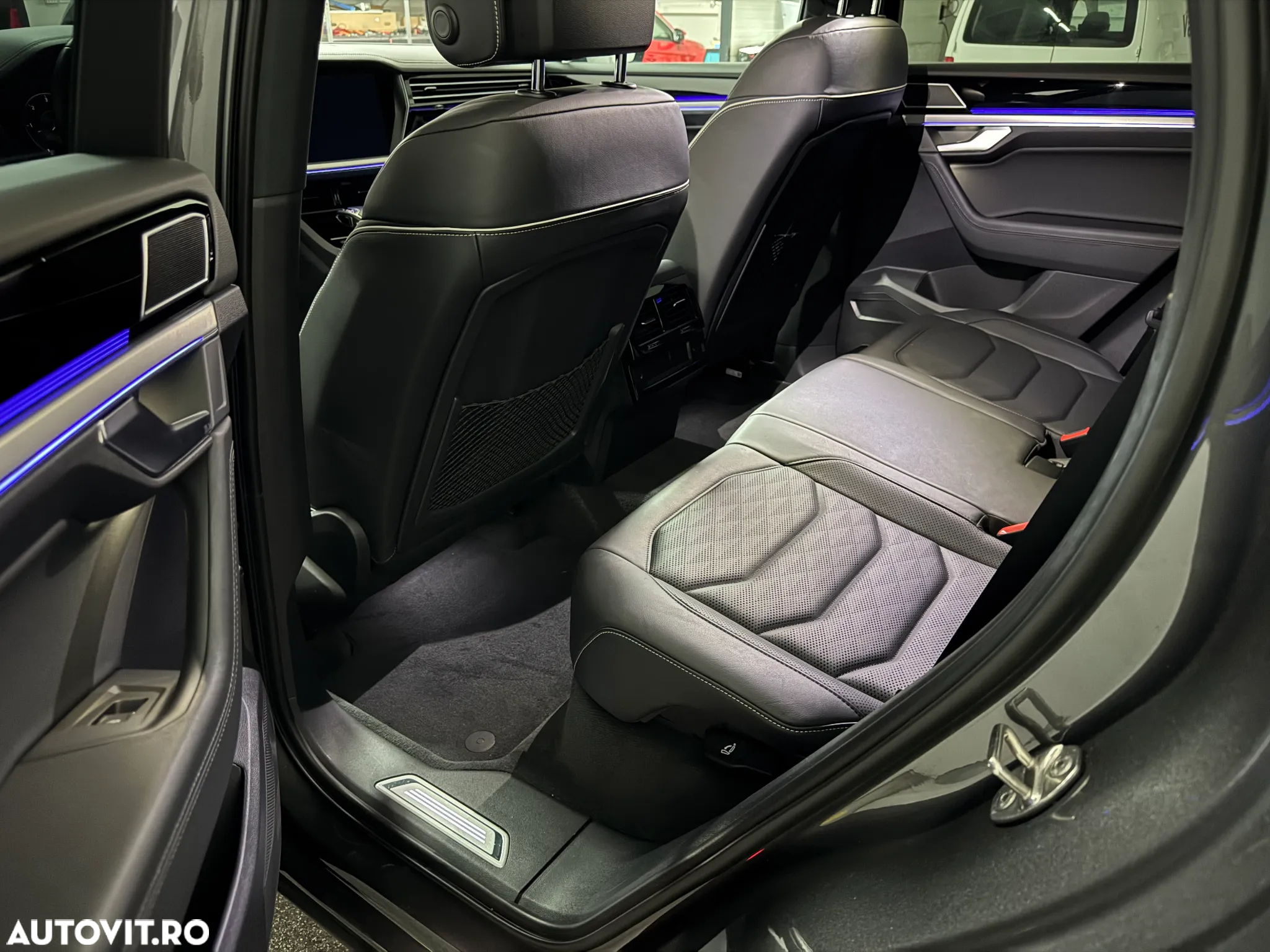 Volkswagen Touareg 3.0 V6 TDI 4Motion DPF Automatik R-Line - 11