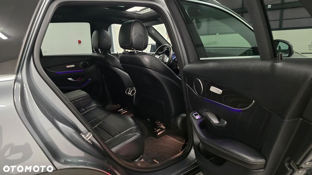Mercedes-Benz GLC 300 d 4Matic 9G-TRONIC AMG Line Plus - 8