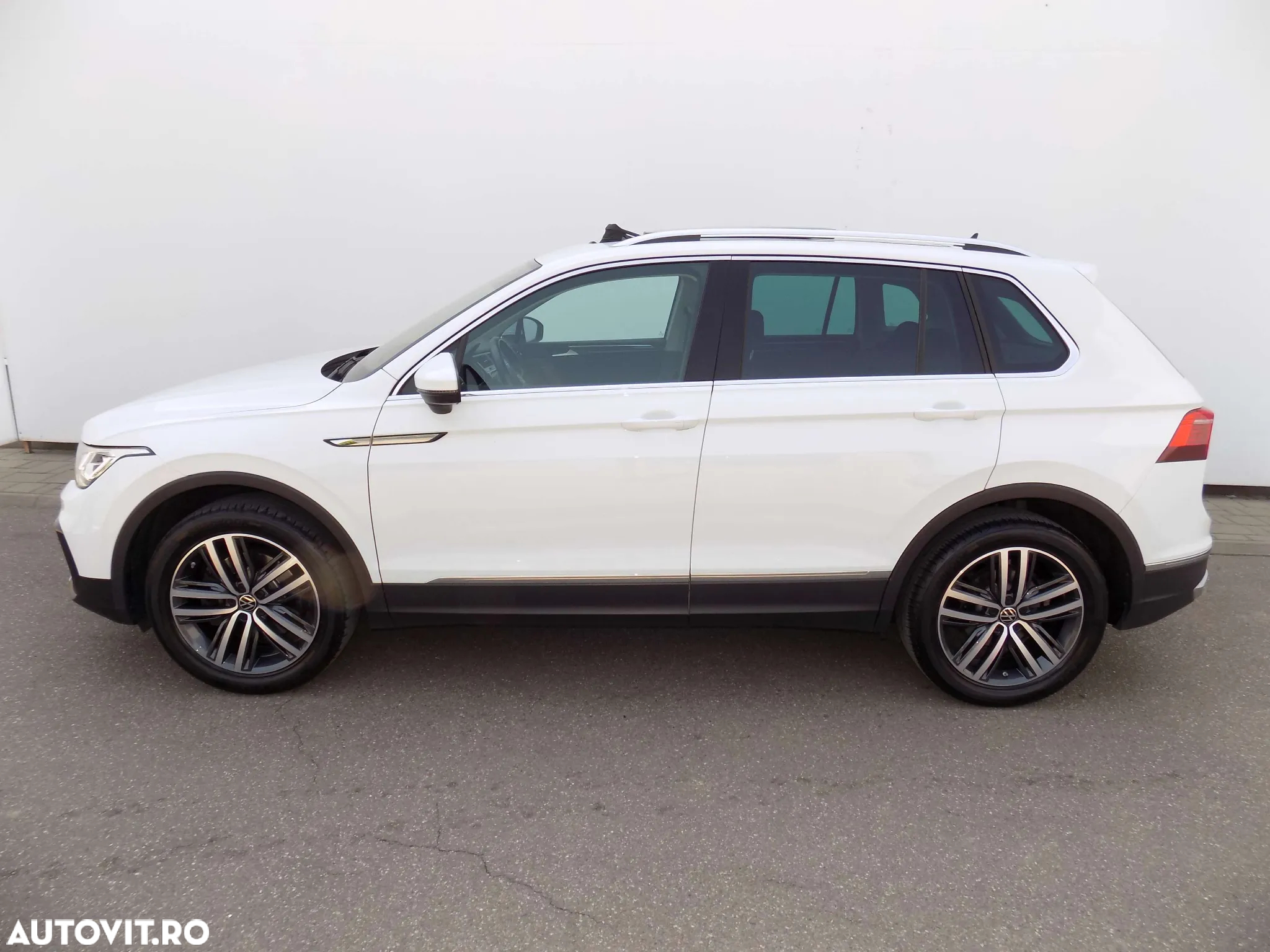 Volkswagen Tiguan 2.0 TDI SCR 4MOTION DSG Elegance - 2
