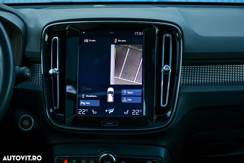 Volvo XC 40 D4 AWD Geartronic R-Design - 32