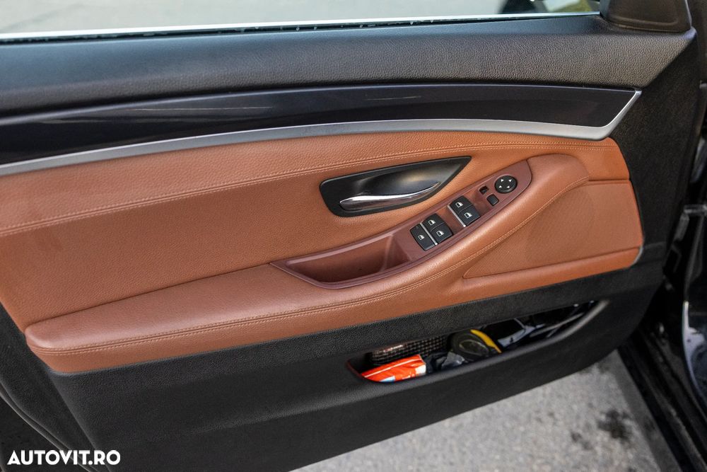BMW Seria 5 520d Luxury Line - 10