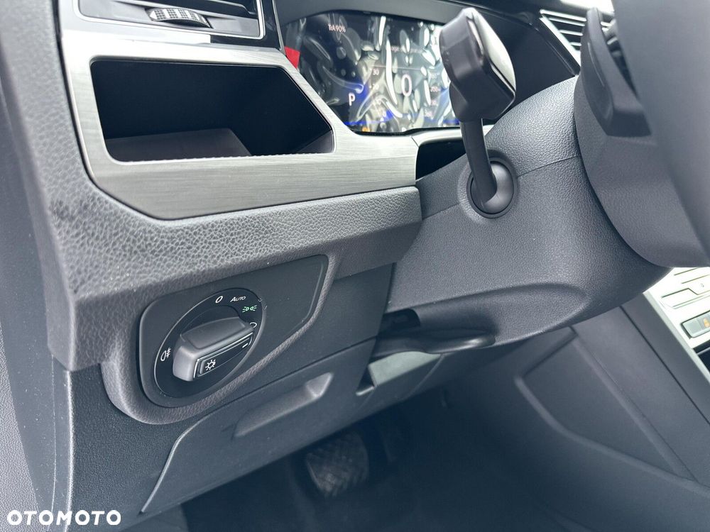 Volkswagen Touran - 25
