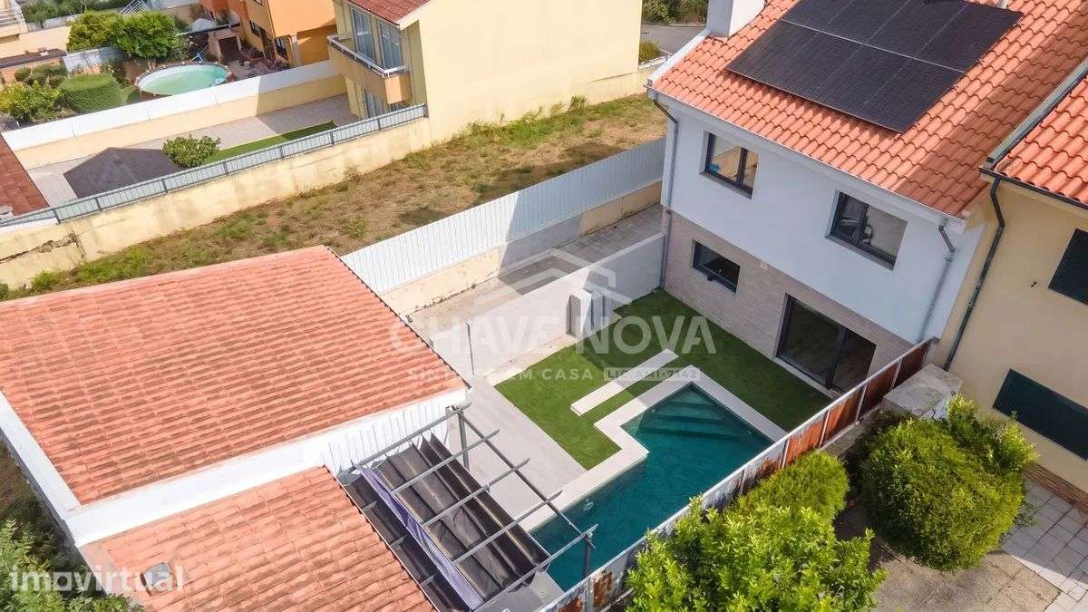 Moradia T3 com Piscina - Grijó Vila Nova de Gaia - Grande imagem: 2/24