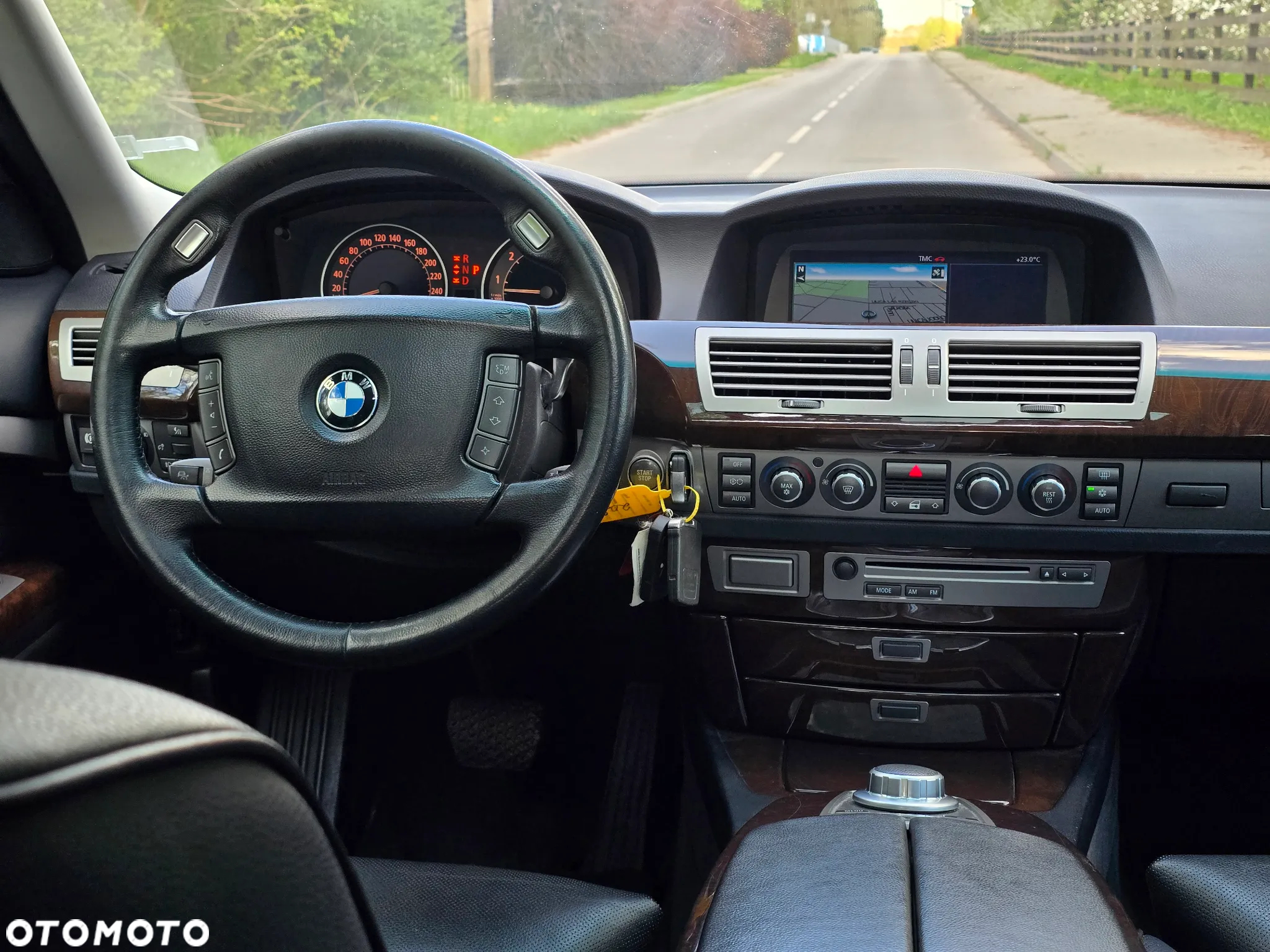BMW Seria 7 750i - 23