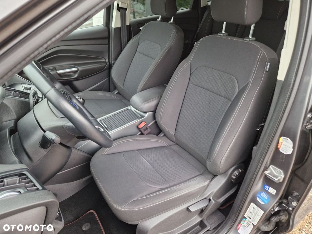 Ford Kuga - 10