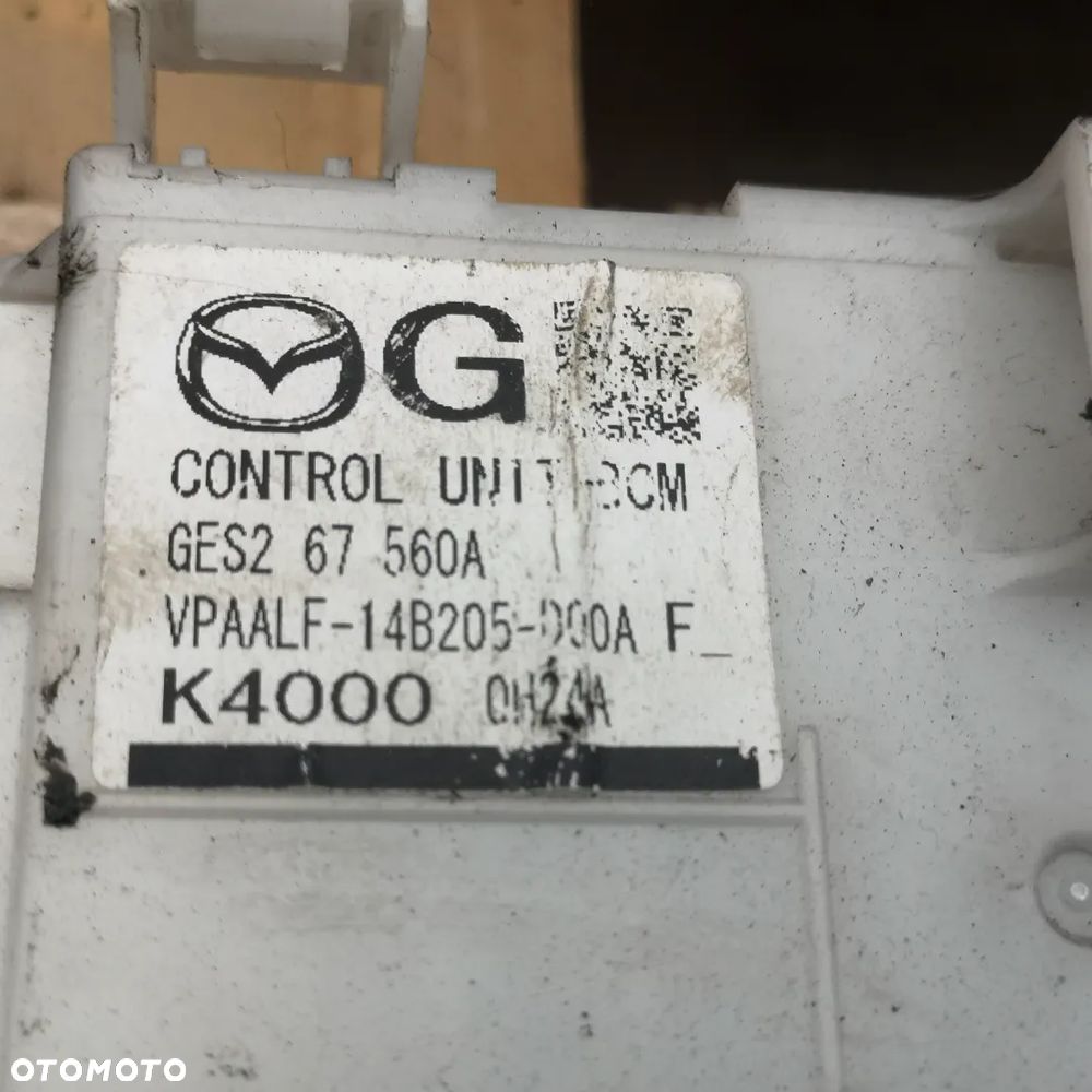 CZĘŚCI WYPOSAŻENIA WNĘTRZA ŚRODKA MAZDA 6 11R - 7