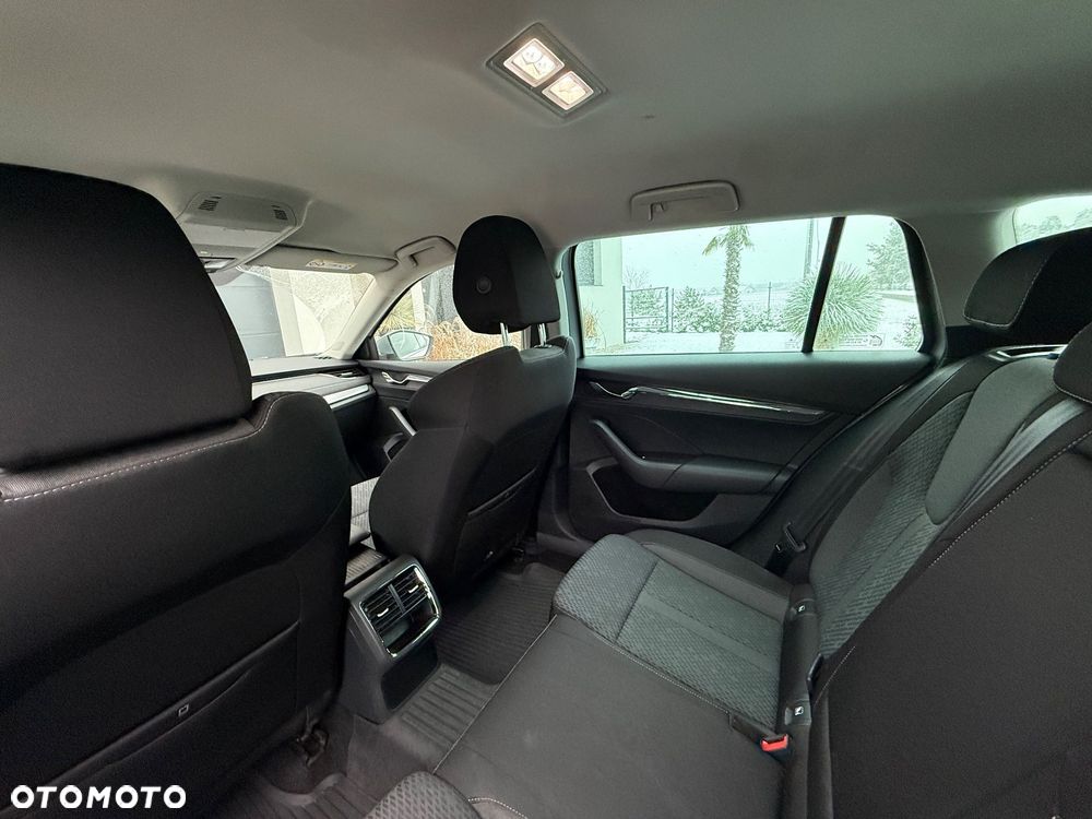 Skoda Octavia 2.0 TDI SCR Style DSG - 7