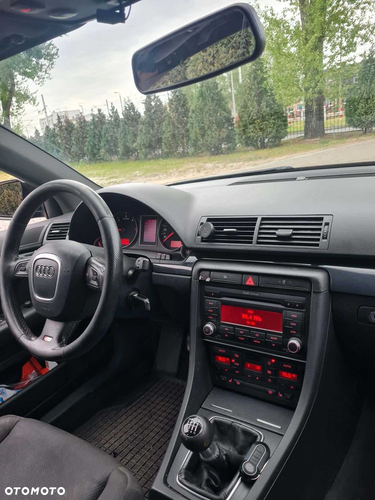 Audi A4 Avant - 4